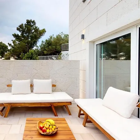 Gemuetliche Villa Mit Pool Brela Exterior photo