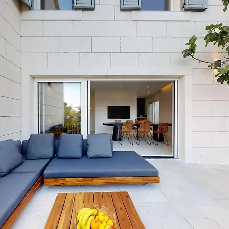Gemuetliche Villa Mit Pool Brela Exterior photo